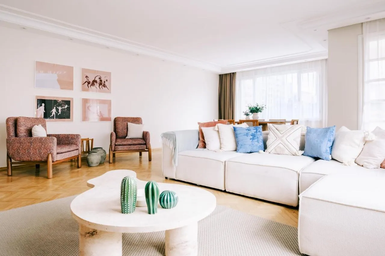 이스탄불 Sea View Duplex With Terrace 5 Min To Marina 아파트